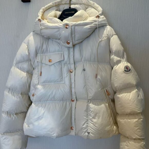 Moncler white hooded down jacket, brand new and unused - Picture 6 of 6